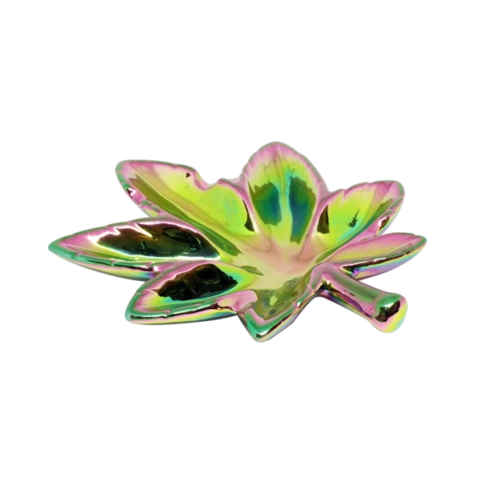 Cenicero Hoja Weed Cromado – Metálico, Colorido y Resistente
